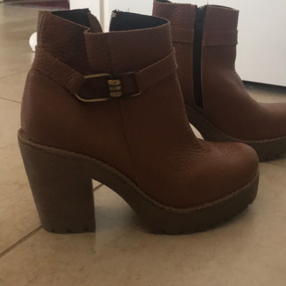 Cute brown booties - Picture 2 of 3